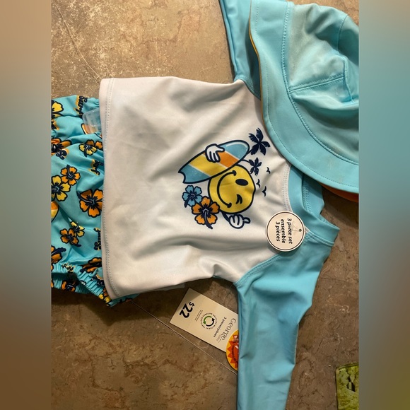 Selling 0-3. Swimming set with matching hat. Brand New With Tags - Picture 2 of 3